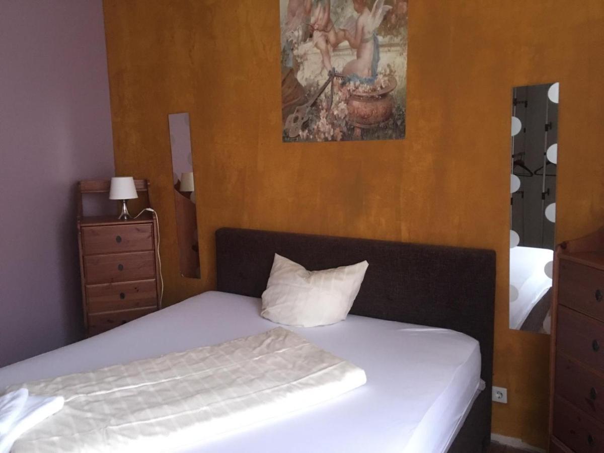 Zimmer In Kaiserslautern Eksteriør billede